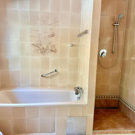 Woertheesee - View & Free Parking Apartment Portschach am Woerthersee